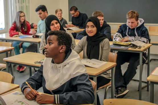 Neuf jeunes de la maison de jeunes Chicago, située dans un quartier populaire de Bruxelles, sont partis voir comment le système éducatif finlandais fonctionnait...  (Photo Solidaire, Bruno Bauwens)