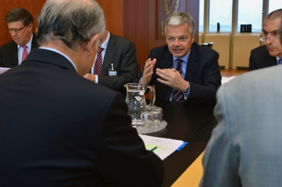 Avant sa charge ministérielle, Didier Reynders était administrateur du centre de coordination de Carmeuse (multinationale de la famille belge Collinet, 9e fortune de Belgique) et donc très sensible à la cause des multinationales. (Photo IAEA/Flickr)