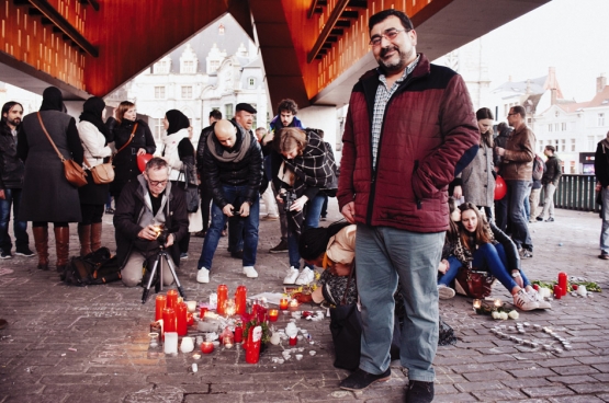 « C’est à moi, à tous les musulmans, à tous les Belges, de prouver notre unité en descendant dans la rue et en criant “halte” à cette haine et à cette division ». (Photo Solidaire, Geertje Franssen)