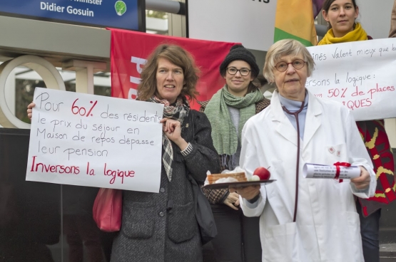 Le 6 décembre, le PTB Bruxelles a mené une action symbolique pour demander un minimum de 50 % de places publiques dans les maisons de repos. (Photo Solidaire)