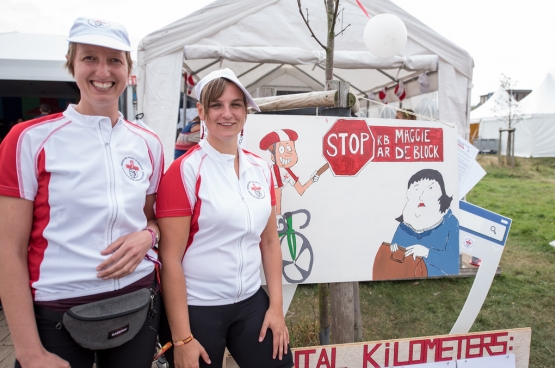 Médecine pour le Peuple mène campagne contre la politique de Maggie De Block à l'égard des travailleurs malades de longue durée. Ici, une action ludique était organisée à ManiFiesta, la fête de la solidarité. (Photo Solidaire, Karina Brys)