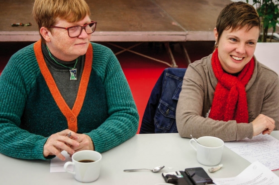 Myriam Steenhuyzen (à gauche) et Carla Willaert (à droite). (Photo Solidaire, Bruno Bauwens)