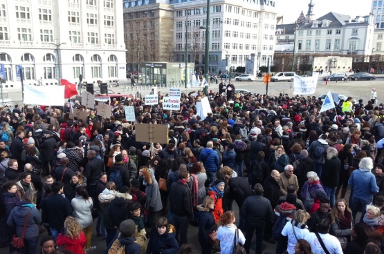 Action du monde associatif contre l’érosion du secret professionnel le 16 février 2017 à Bruxelles. (Photo Solidaire, Ivo Flachet)