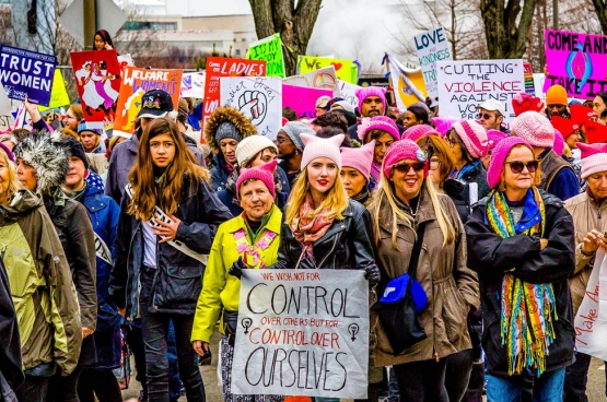 L’impressionnant mouvement de contestation du 20 janvier dernier, lancé par les mouvements de femmes, symbolise les espoirs de la résistance à Trump. Mais ce mouvement devra relever le défi de l’unité. (Photo Mobilius in Mobili / Flickr)