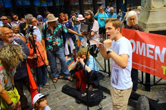 Momentum, le mouvement pro-Corbyn, a impliqué les gens et a parlé des choses qui préoccupent le Britannique ordinaire. (Photo Funk Dooby / Flickr)