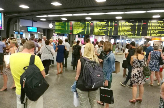 Selon le droit international, on ne peut limiter le droit de grève ne peut être limité que si la vie, la santé ou l’intégrité physique des gens est mise en danger. Ce qui n’est pas le cas dans les transport. (Photo Solidaire, han Soete)