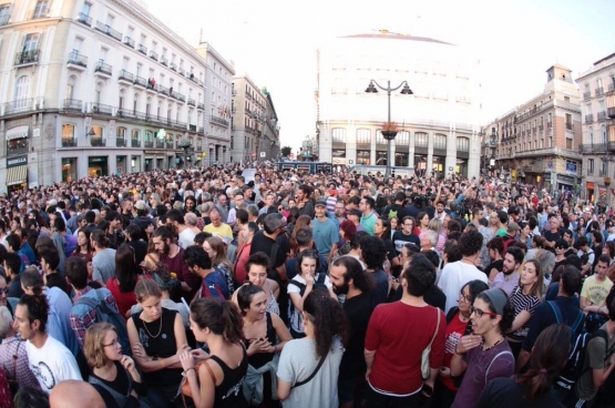 Le 20 septembre, des milliers de gens se sont rassemblés pour protester contre la répression exercée par le gouvernement espagnol. (Photo Íñigo Errejón / Twitter) 