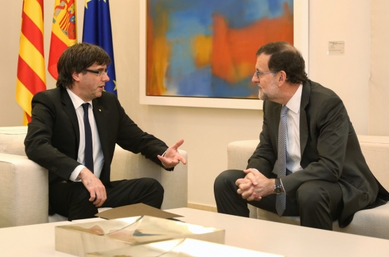 Carles Puigdemont (à gauche) et Mariano Rajoy (à droite). (Photo Generalitat de Catalunya)