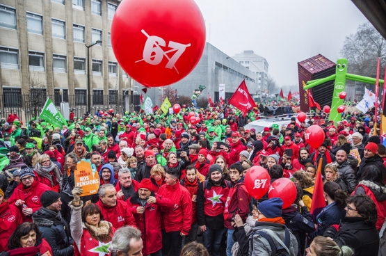 19 décembre, 40 000 personnes ont manifesté à Bruxelles contre le projet de réforme des pensions  du gouvernement Michel-De Wever. (Photo Solidaire, Salim Hellalet)