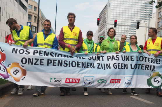 Le 16 mai dernier, plus de 70 000 personnes manifestaient contre la casse de nos pensions. Devant la mobilisation, le gouvernement a déjà reculé plusieurs fois. La mobilisation paie, et pas que dans ce cas-ci... (Photo Solidaire, Christoph Van Dyck) 