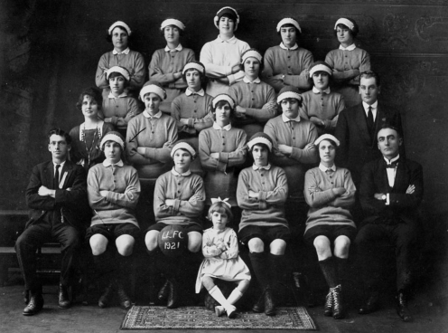 Latrobe Ladies' football Club, 1921 (State Library of Queensland / Flickr)