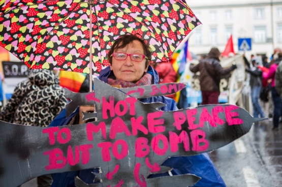 Les avions de chasse belges seront donc presque exclusivement utilisés dans des opérations de l’Otan et dans une participation à des coalitions militaires. (Photo Solidaire, Raf De Geest)  (Photo Solidaire, Evy Menschaert) 