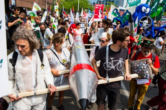 Le 7 juillet dernier, 2000 personnes ont manifesté contre la politique guerrière de Trump dans le cadre de sa venue à Bruxelles pour le sommet de l'Otan. (Photo Solidaire, Dieter Boone)