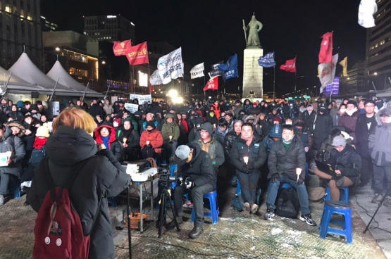 Rassemblement en mémoire de Kim Yong-kyun, jeune intérimaire mort au travail. (Photo KCTU)