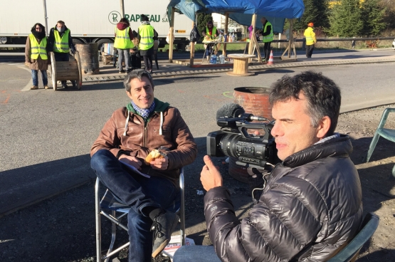 Le journaliste François Ruffin (à gauche) et le cinéaste Gilles Perret. (Photo Jour2Fête, Guillaume Tricard)