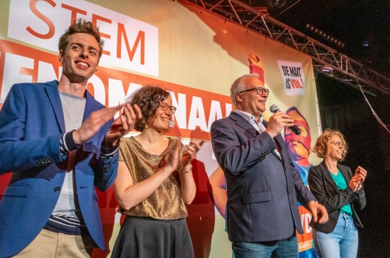 Jos D'Haese, Lise Vandecasteele, Peter Mertens et Greet Daems. (Photo Solidair, Stefaan Van Parys)