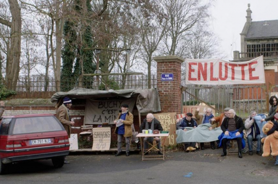 Les mineurs pensionnés refusent la destruction des restes de la mine. (image tirée du film)