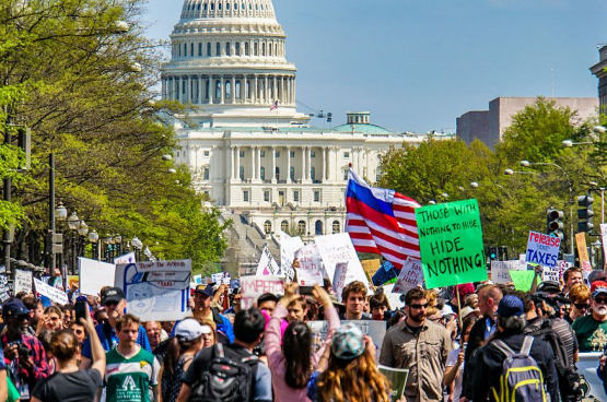 « Les Américains en ont marre de la dérive inégalitaire », selon l'économiste Gabriel Zucman. En photo, une « Tax march » demandant une fiscalité plus juste, en 2017 à Washington. (Photo Ted Eytan)