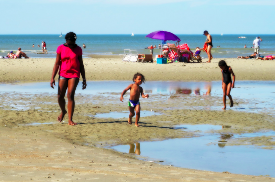 La Côte n'est pas un domaine privé. Elle est destinée à tous ceux qui veulent en profiter de manière correcte, et non uniquement à un cercle restreint de privilégiés. Il en va de même pour les piscines, les parcs et les réserves naturelles. (Photo Flickr)