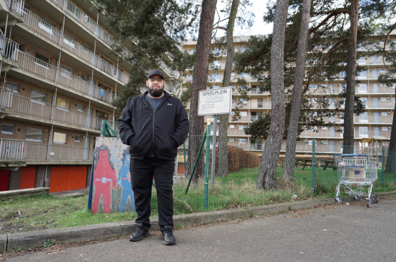 « En tant qu’ouvrier, on fait face à toutes sortes de difficultés, et puis voilà le racisme qui vient s’y ajouter. Accepter que l’on est victime de racisme, c’est difficile. » (Photo Solidaire, Dirk Holvoet)