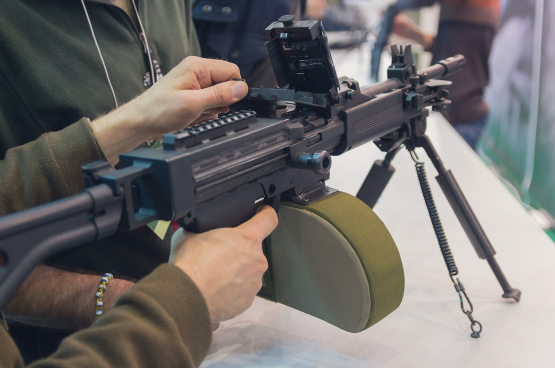 L'industrie de l'armement est un moteur très important de la militarisation de l'UE. Elle promeut l'idée que la militarisation est la solution à tout. (Photo Shutterstock)