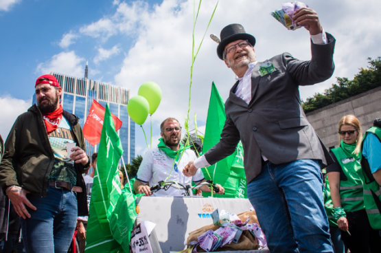 Manifestation du 20 juin dernier pour des augmentations de salaire et pour le pouvoir dʼachat. (Photo Solidaire, Geertje Franssen)