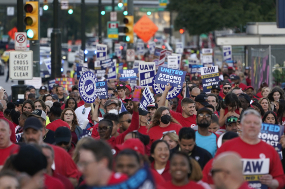 Manifestation des travailleurs du secteur automobile en grève, à Detroit le 15 septembre. (Photo Belga)